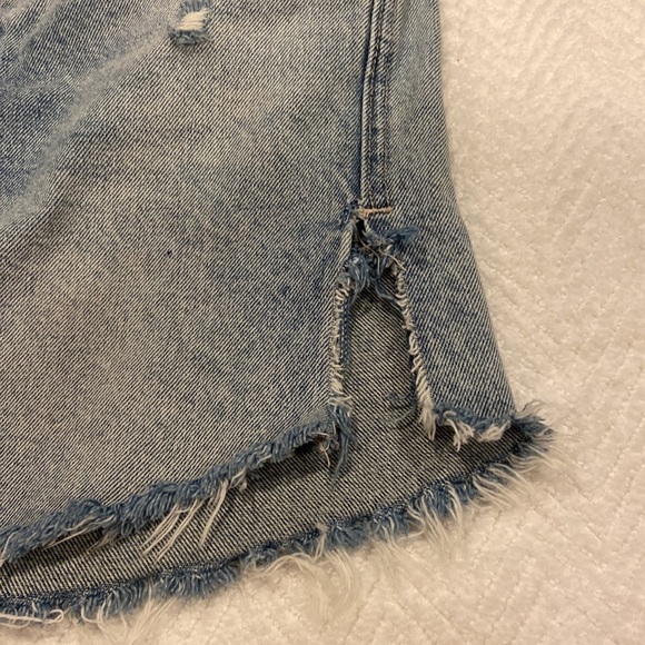 FREE PEOPLE DENIM SHORTS size 25. Button fly. - Picture 4 of 10